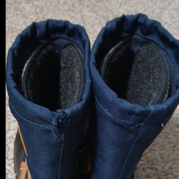 Women's LaCrosse Navy and Black Winter Boots - Picture 11 of 12